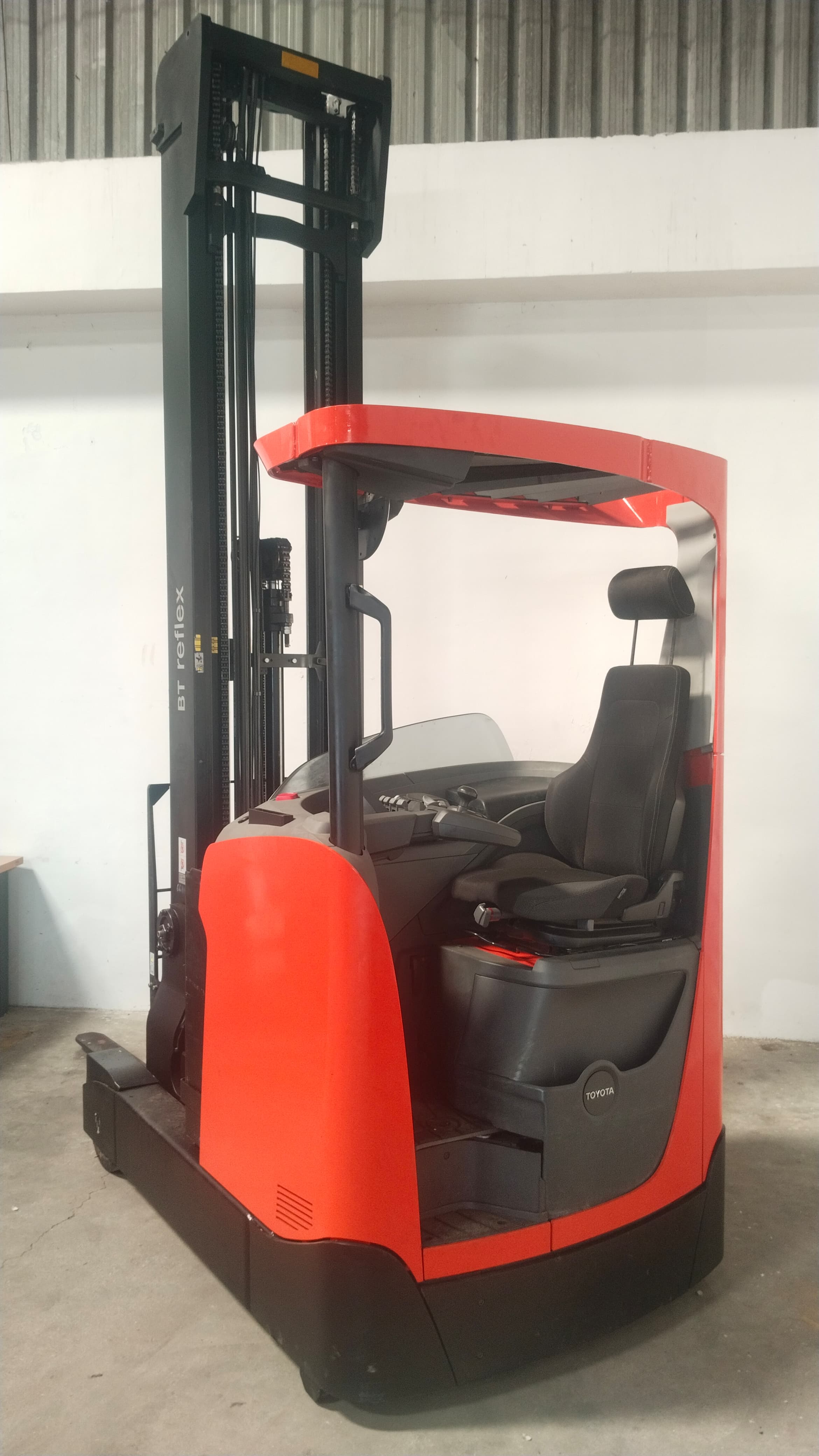 Sample Devide Refler Retch Refurbished Toyota Reflex Reach Truck Online Best Price in India